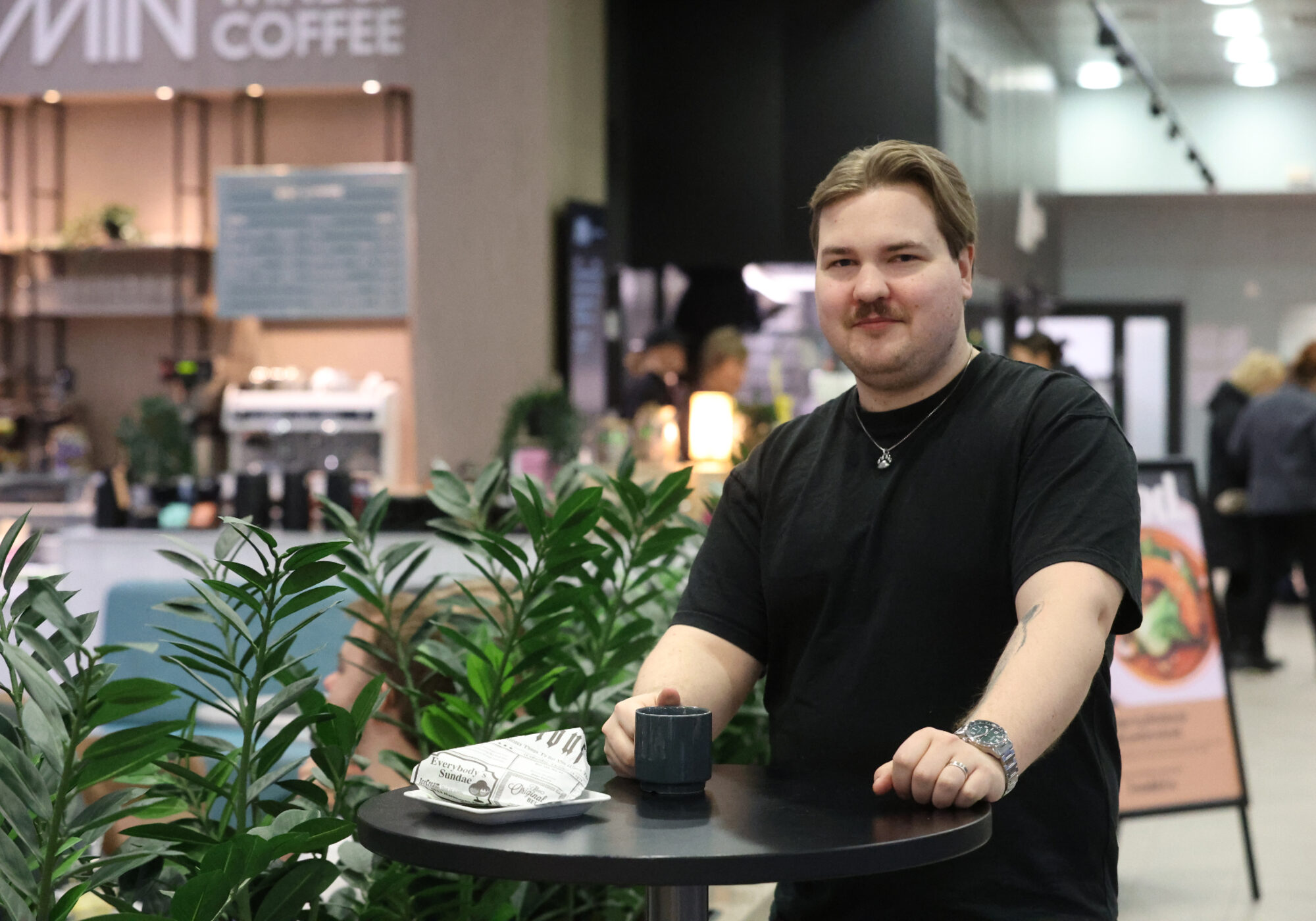 Hehkun tiimi suunnittelemassa asiakkaan verkkosivuja